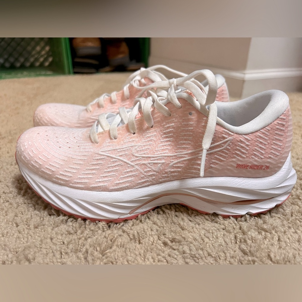 Mizuno Wave Rider 26 running shoes